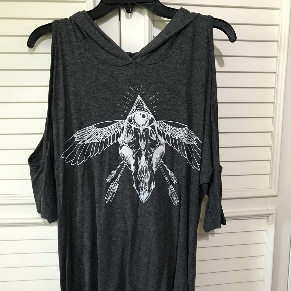 Cold Shoulder hooded shirt Arrows and Skull